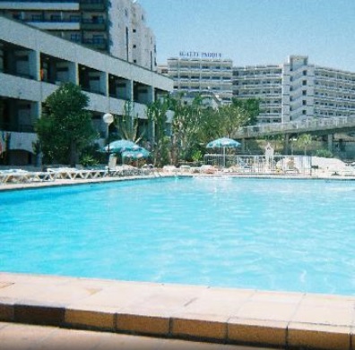 Green Park Apartments pool