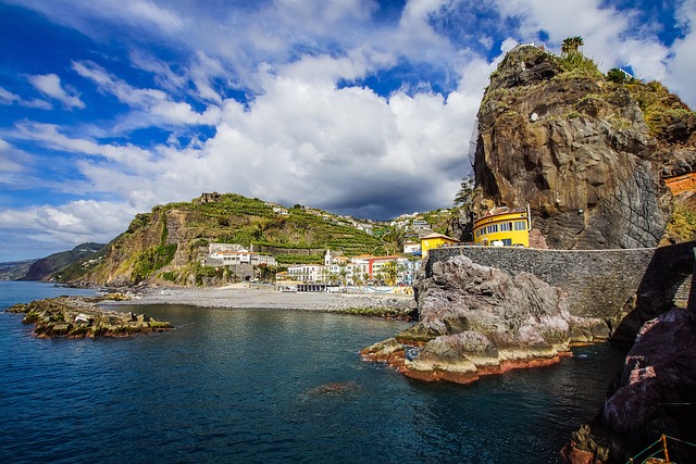 Die Blumeninsel Madeira im Atlantik