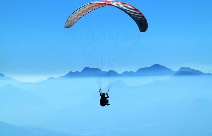 Abenteuer und Freizeitspaß Gleitschirmfliegen